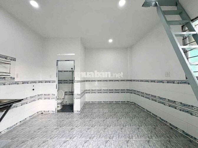 NHÀ NGUYÊN CĂN GIÁ RẺ - MỘT TRỆT MỘT LẦU - MÃ LÒ - DẮT XE VÔ NHÀ