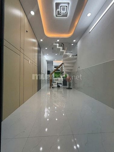 Nhà dt20m2 đúc 1 lầu 2pn 2wc hẻm đường Hoà Bình, Q.Tân Phú