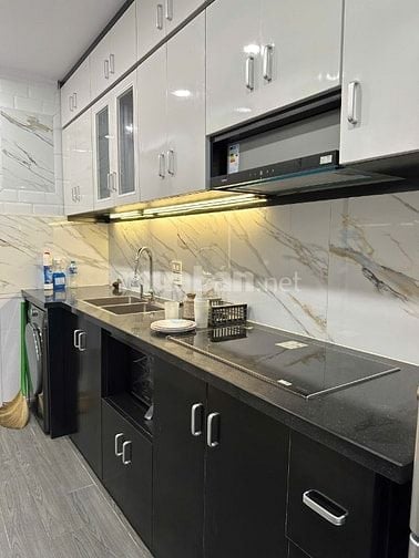 Cho thuê nhà 37 Lý Nam Đế, Hoàn Kiếm, 2 căn đẹp, ngõ rộng, sân vườn