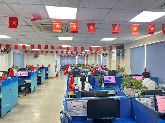 NHÂN VIÊN CSKH VIETTEL LÀM VIỆC TẠI CẨM LỆ ĐÀ NẴNG