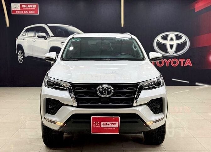 Toyota Fortuner 2022 2.4 4x2 AT - 41586 km