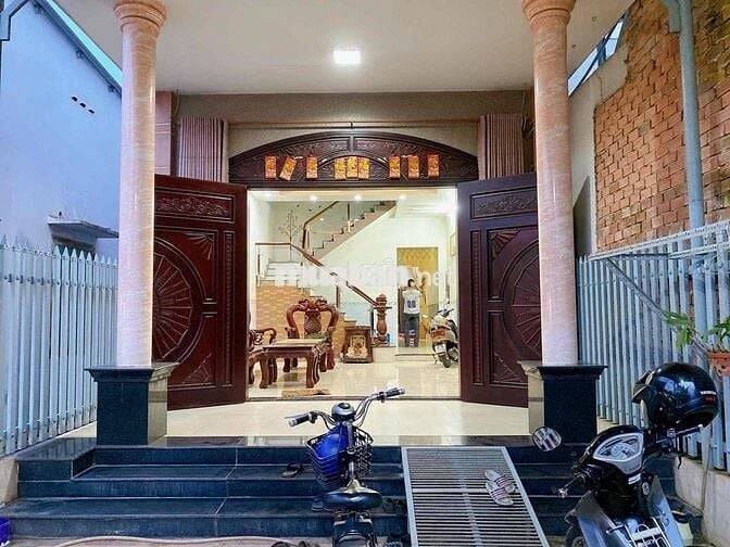 NHÀ 1 LẦU,3P NGỦ,SỔ R THỔ CƯ 179m2(HOÀN CÔNG)MẶT TIỀN Đ NGUYỄN HOÀNG