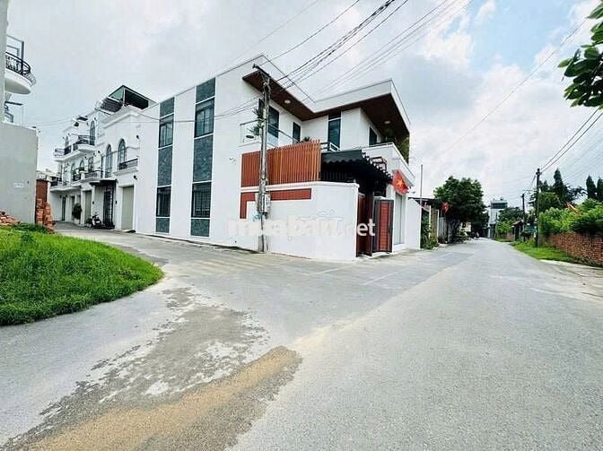 BÁN GẤP 2 LÔ LIỀN KỀ. GÓC 2 MẶT TIỀN NGAY BỬU LONG