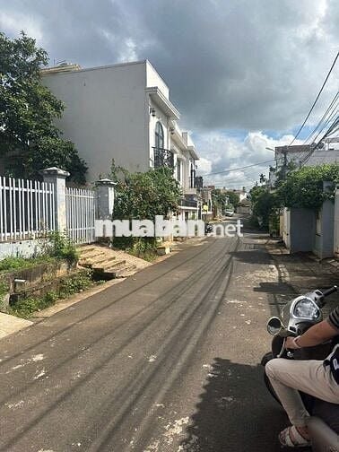 BÁN NHÀ MẶT TIỀN Y ĐÔN – TRUNG TÂM PHỐ – FULL THỔ CƯ