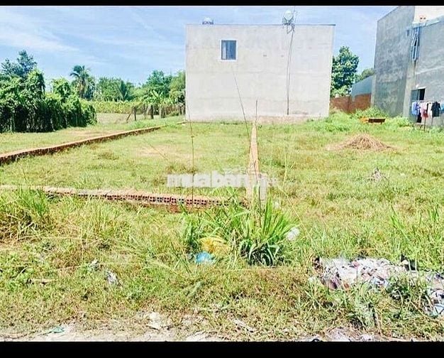 Hàng Ngộp bán nhanh giá rẻ 800tr ngay mặt tiền đường Nguyễn Thị Quá