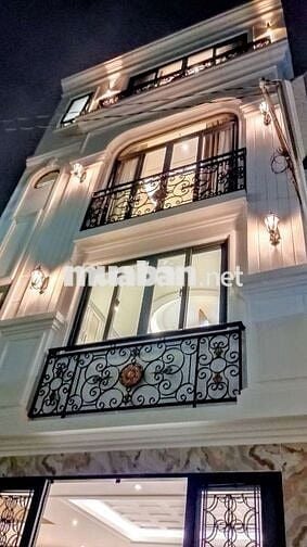 Xây Mới 4 Tầng, Nội Thất Sang Trọng, Gần ST Emart 2