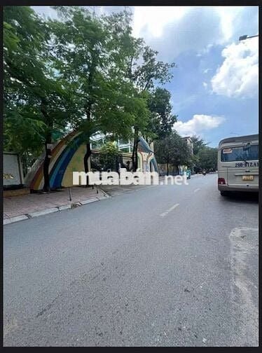 Tôi cần bán nhà 3tầng,mặt ngõ ô tô chánh đỗ ngày đêm