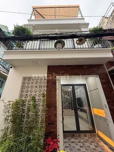 Hạ giá còn 2tỷ 450 sở hữu nhà 34m² đường Nguyễn Đình Chiểu, P4, Q3.