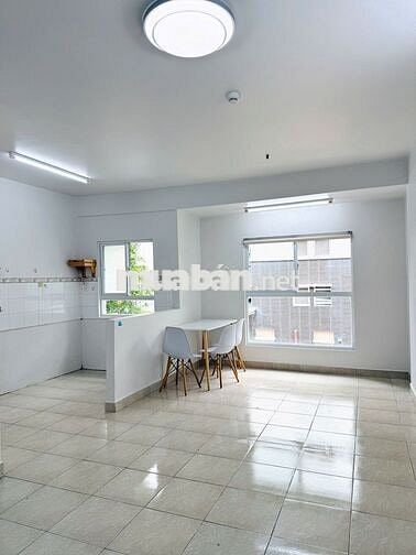 Chính chủ cho thuê căn hộ 50m2 1 PN Ehome3 miễn trung gian