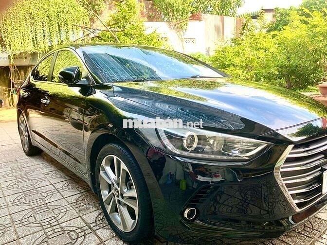 Hyundai Elantra 2019 2.0AT - 100 km