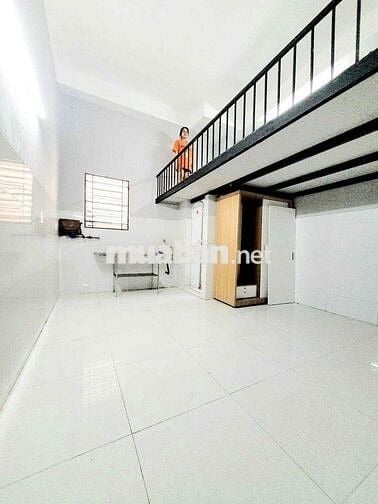 duplex gác cao 2m - 3-4 người ở ngay công viên hoàng van thụ