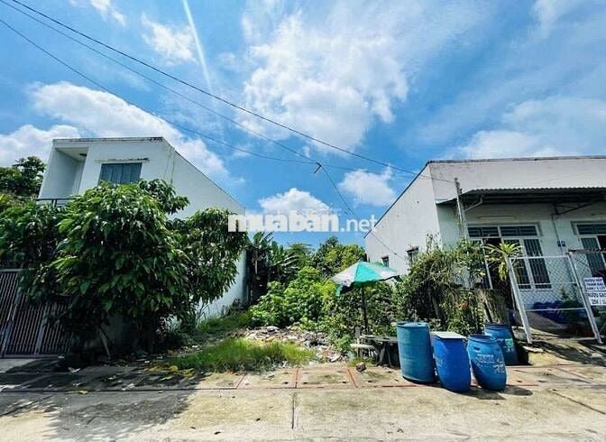 Chủ cần bán lô đất Đ.Tỉnh Lộ 7 DT107m2 giá 800 triệu, sổ hồng riêng