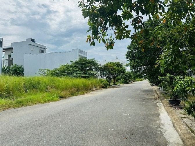 Bán đất MT Nguyễn Quý Anh, (7m5) gần sông và FPT, Hòa Hải, NHS 5.7 tỷ