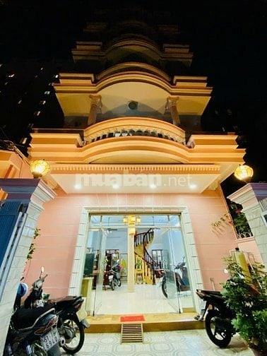 Cho thuê nhà nguyên căn Quận 1, Gần Chợ Bến Thành