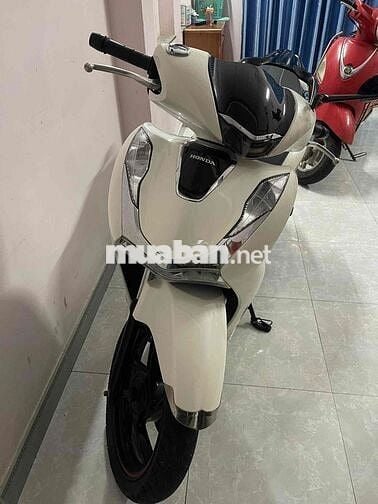 có việc cần gấp nên cần ra đi