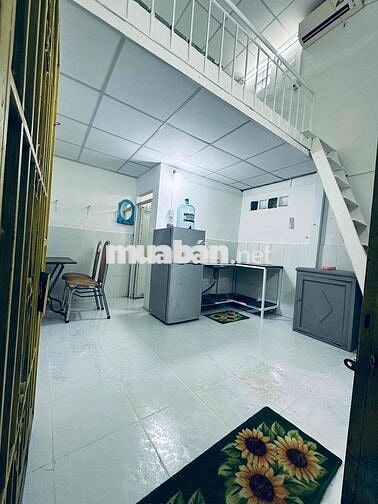 an ninh.ngay trệt,gác đúc cao,máy lạnh tủ lạnh,hem 886 xvnt chinh chu