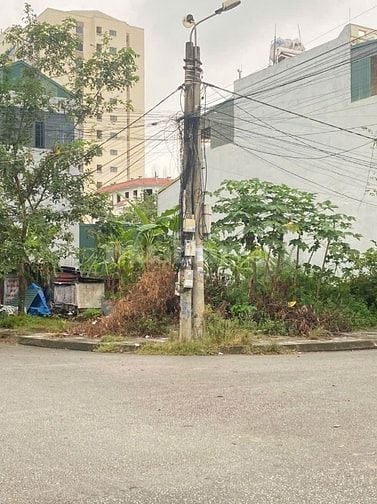 Bán lô đất đầu ve 2 mặt tiền vị trí thuận lợi