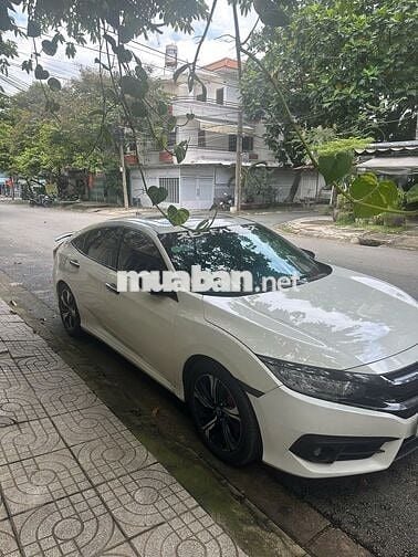 Honda Civic 2017 màu trắng, 170.000 km
