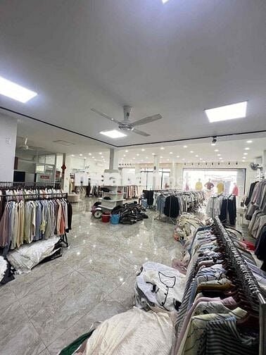 cho thuê nhà vị trí KD khu bàu cát tân bình 8m x 18m giá 25tr