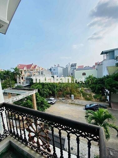 cho thuê phòng trọ trong căn biệt thự khu hành chính Dĩ An