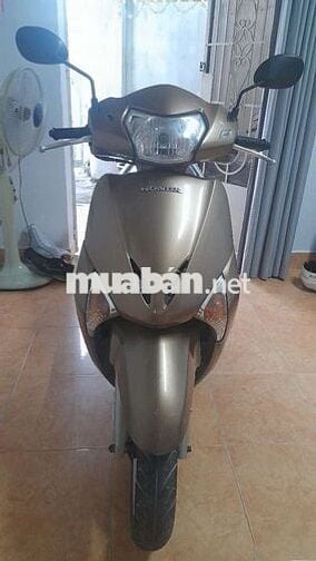 Bán xe chính chủ Lead 2011 màu đồng