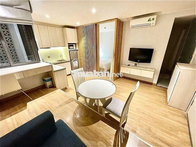 Thuê Căn Hộ 2PN 1PK Thang Máy Nguyễn Cửu Vân Gần Ngã Tư Hàng Xanh