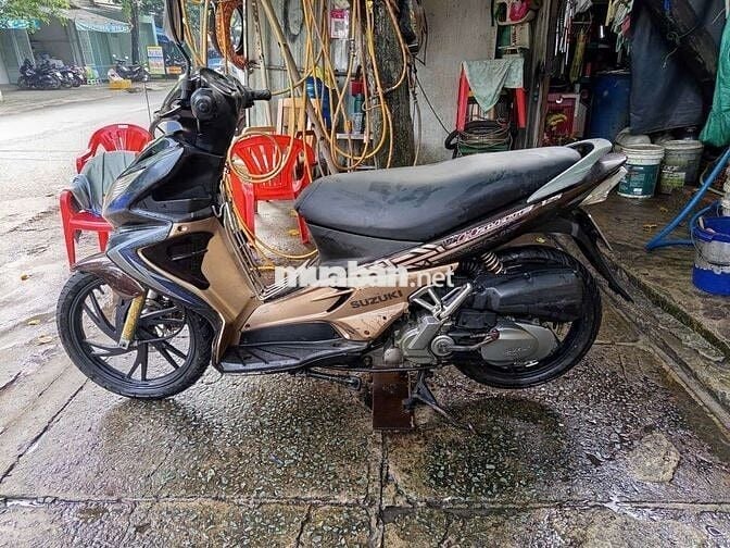 Xe máy Suzuki Hayate màu nâu đen 2010