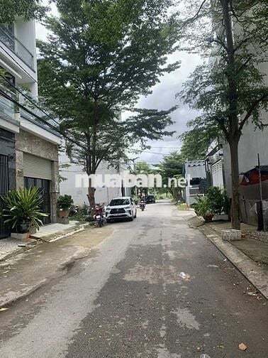 NHÀ 3 TẦNG XE HƠI TRÁNH - VÀO Ở NGAY