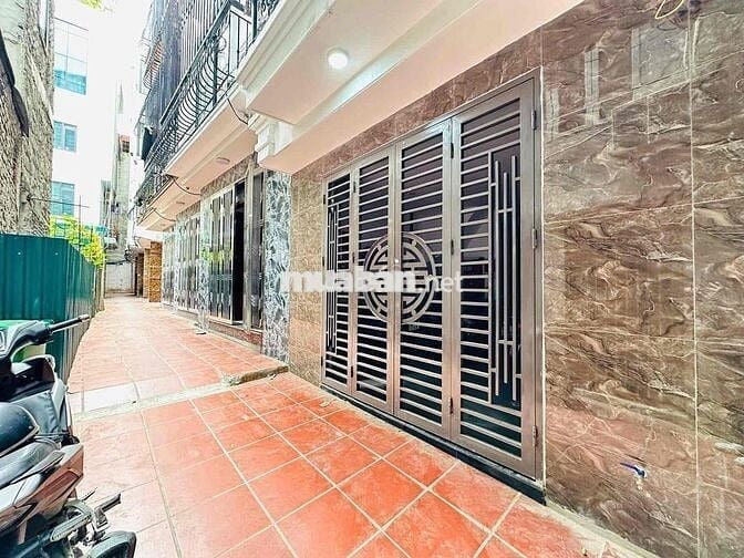 CHDV 10 PHÒNG KHÉP KÍN – FULL ĐỒ – THANG MÁY – CÁCH Ô TÔ VÀI BƯỚC