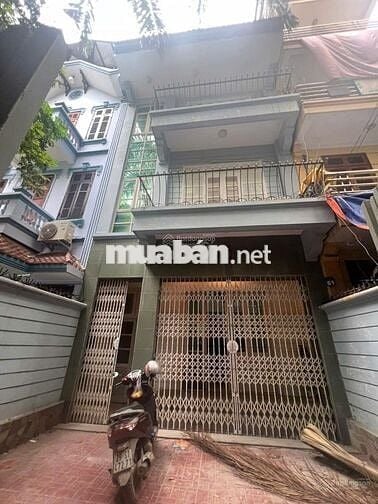 Cho thuê căn nhà 85m2 xây 4 tầng tại ngõ 93 phố Trung Kính, HN