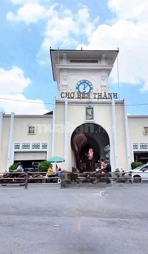 Bán căn hộ lầu 5 mặt tiền Phường Bến Thành Q1 dt: 44m giá 5 tỷ 