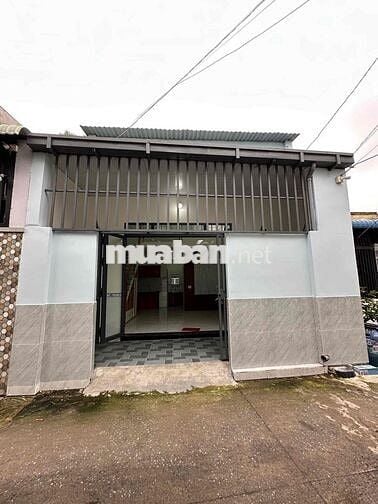 Nhà Cấp 4 - 55m2, 2 phòng ngủ, ngay ngã Tư Chiêu Liêu, Tp. Dĩ An