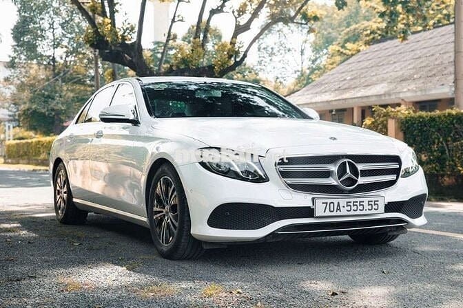 Mercedes E180 2020 - 22000 km