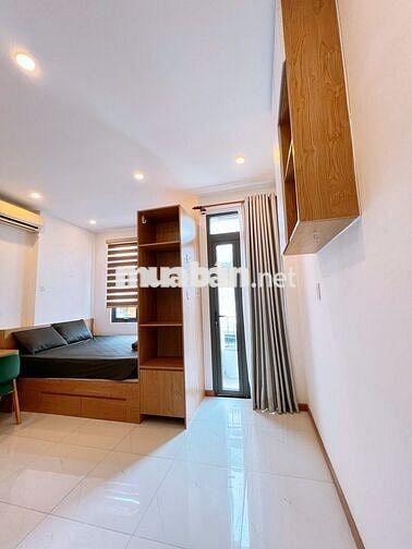 Phòng full nội thất XVNT, gần HUTECH, UEF, ban công thoáng,cửa sổ trời