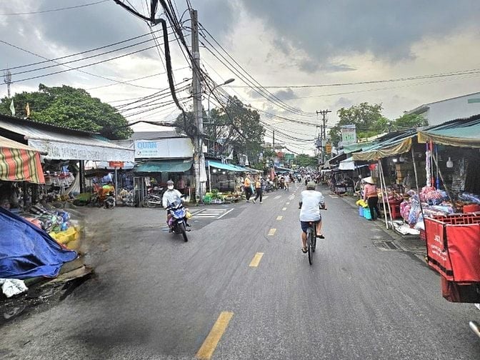 Bán nhà Mặt tiền chợ Cây Sộp, Đông Hưng Thuận, Quận 12 - 6.5x25m