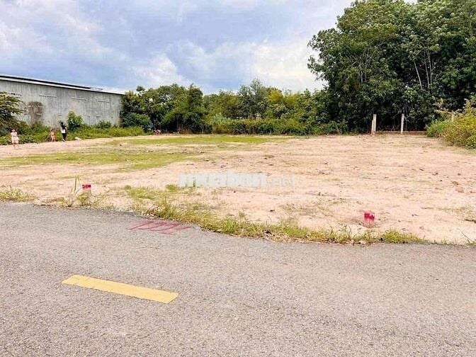 Chính chủ bán 200m2 mặt nhựa ngay chợ Trừ Văn Thố 650tr