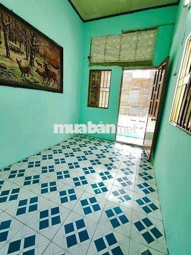 Phòng bancol lầu 1, không chung chủ đề