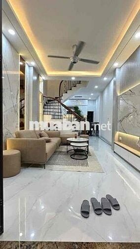 HOÀNG VĂN THÁI  LÔ GÓC NGÕ BA GÁC GẦN PHỐ THÔNG VƯƠNG THỪA VŨ 6.7T