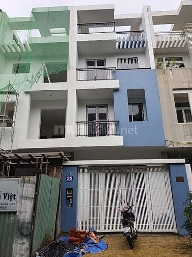 Cần bán nhà thô KDC 6B Intresco dt: 5m x 20m, trệt, 2 lầu, 1st 