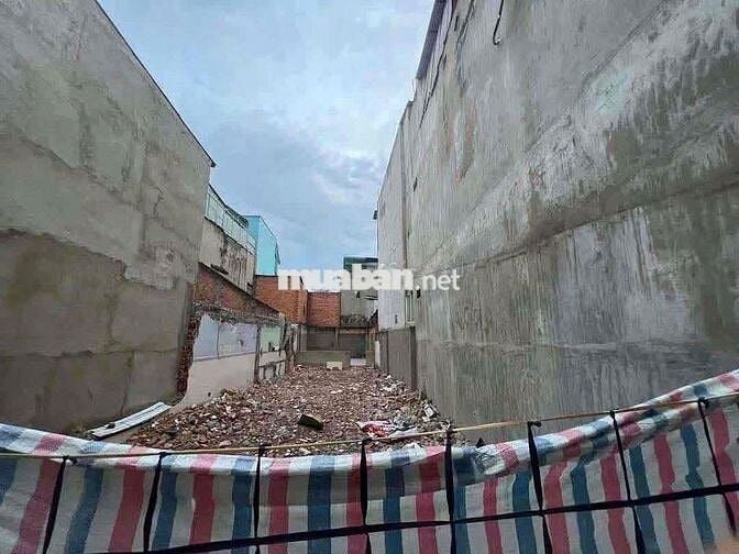 CHo thuê mbkd đất trống mặt tiền đường Nguyễn sơn 6,5x22m