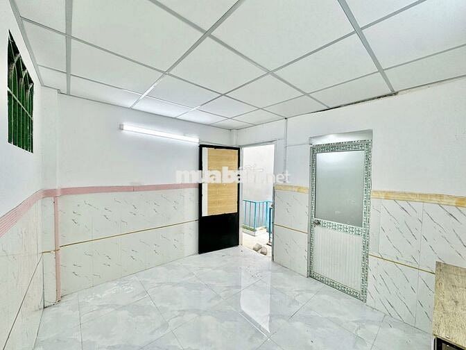 Studio giá rẻ Gần ĐH Gia Định, Sân Bay Có máy lạnh cửa sổ trời