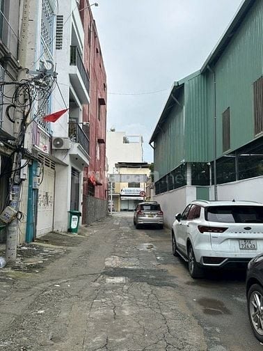 BÁN NHÀ CÁCH VÀI CĂN ĐẾN MẶT TIỀN ĐƯỜNG 