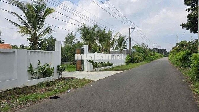 Căn nhà vườn 1000m2 sổ hồng sẵn công chứng ngay