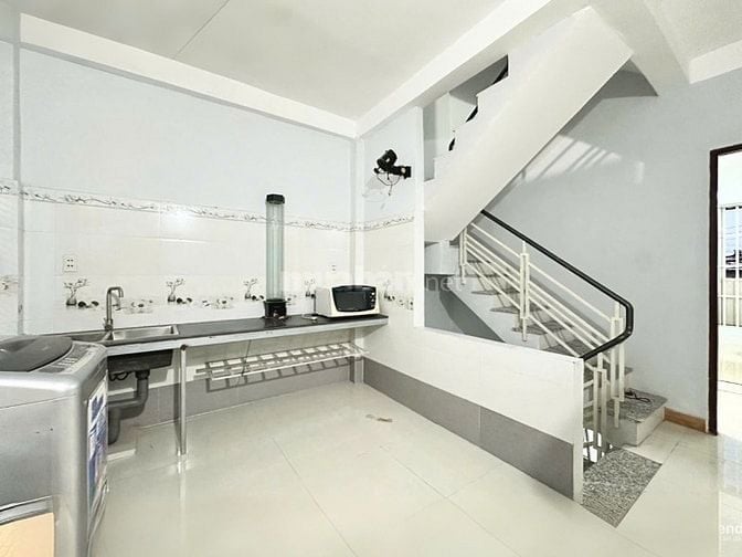 PHÒNG TÁCH BẾP, RỘNG RÃI, THOÁNG MÁT