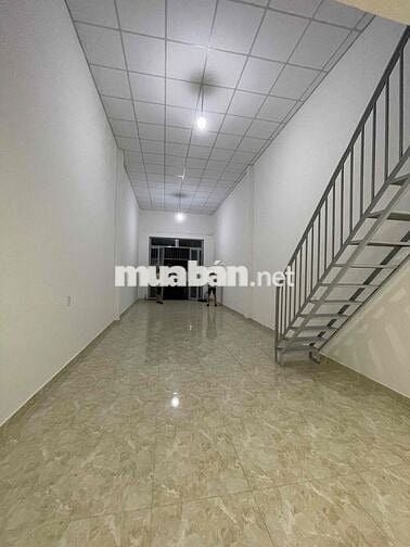 Cho thuê nhà (4m x 20m) có gác trệt trống suốt hẻm xe tải