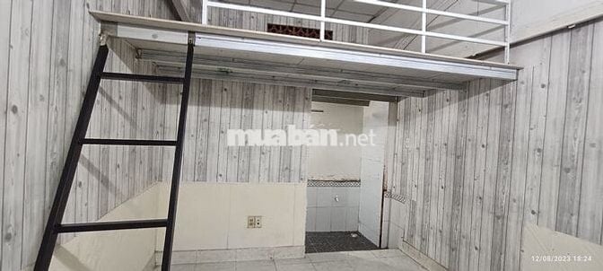 Phòng trọ đường Lô Tư Bình Tân có gác, có máy lạnh, yên tĩnh, an ninh.