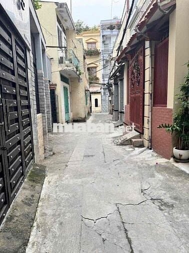 Gấp bán, nhà 75m2, 4 tầng 4PN, Huỳnh Văn Bánh giáp Quận 1, hẻm thông