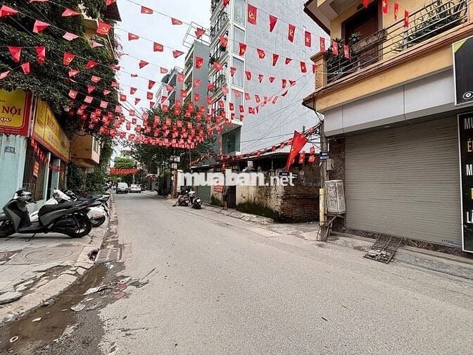 GIÁ 14.2 TỶ! ĐẤT ĐỘI CẤN - BA ĐÌNH: 65M², GẦN Ô TÔ!