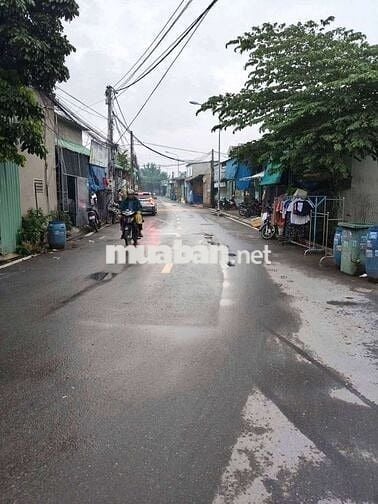 Nhà mặt tiền nhựa giá tốt dĩ an