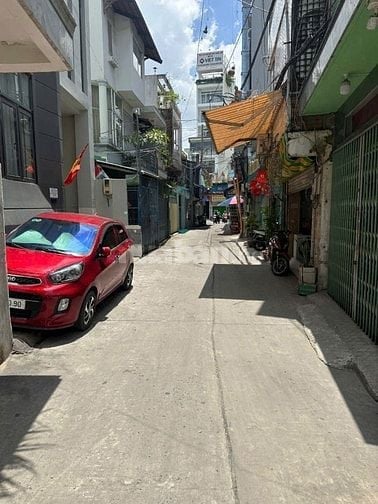 Hẻm ôtô CMT8 Q10 (ngang 4 X16m) Cn 64m2, 3 tầng, 6 phòng ngủ,6 wc. 